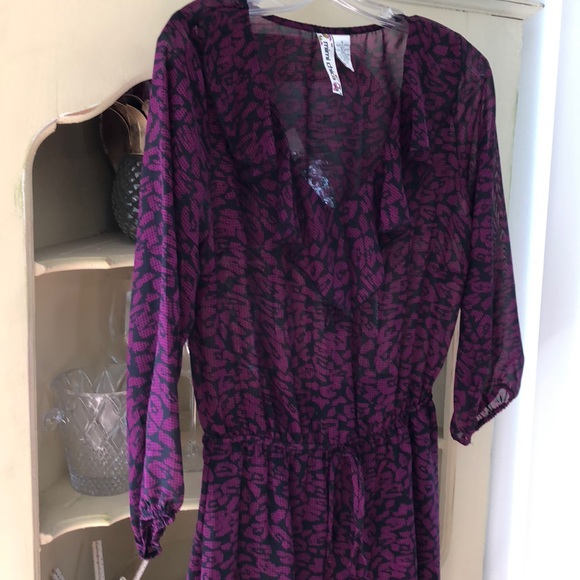 Dress - Picture 2 of 4